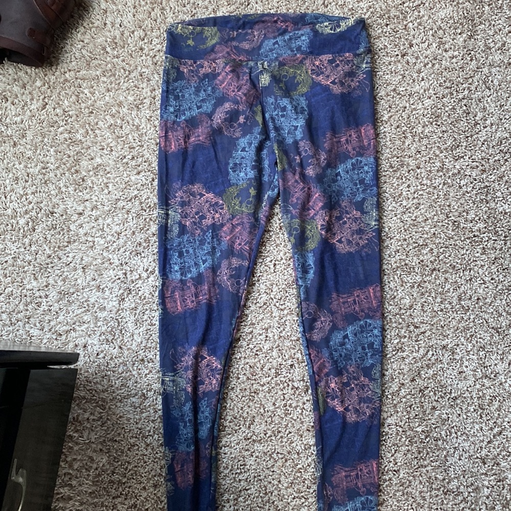 NWOT Disney lularoe legging. Winnie the Pooh party scene